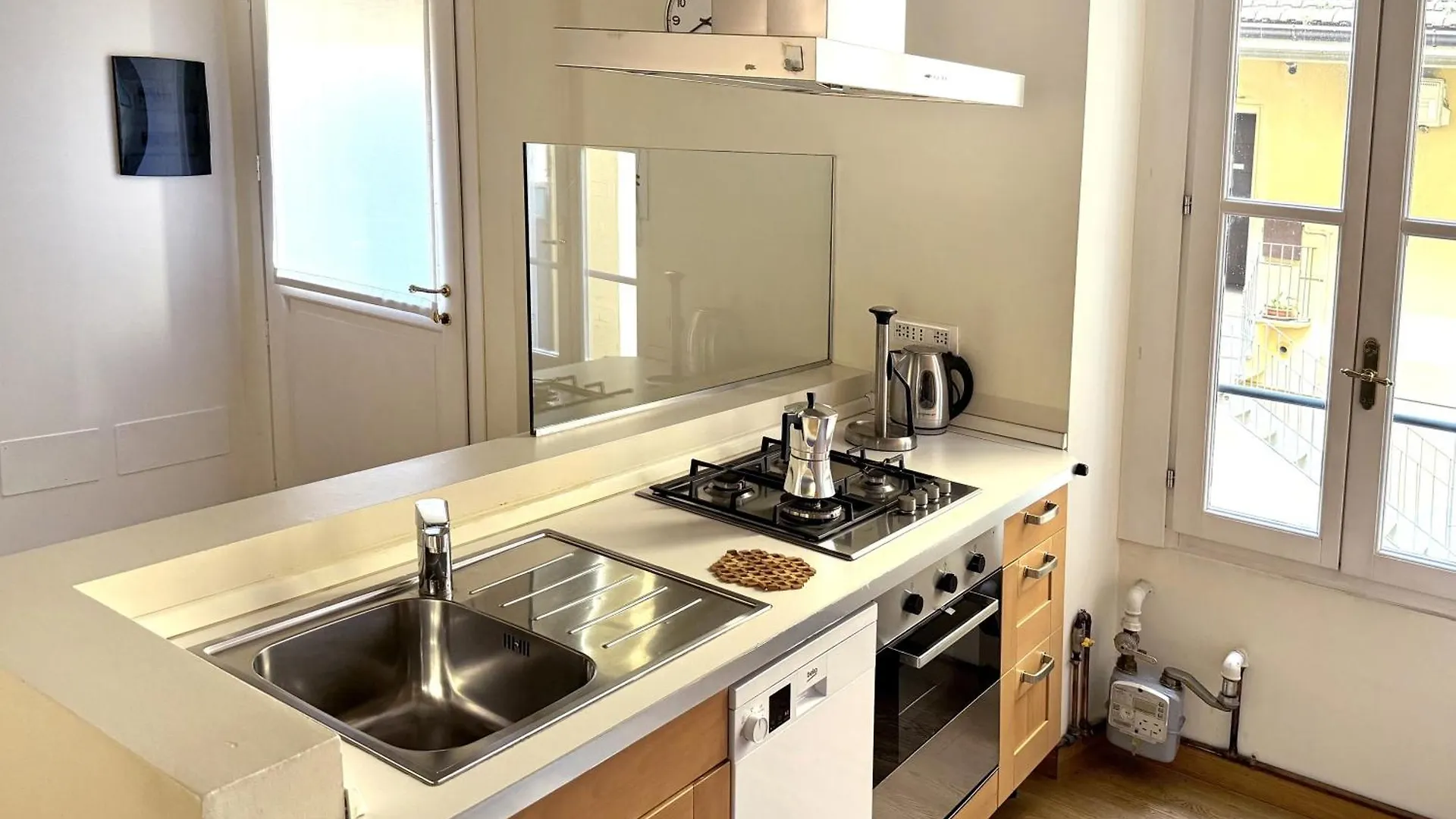 Joivy Cosy Ticinese Retreat 1-Bed Flat Near The Duomo Apartment Milan