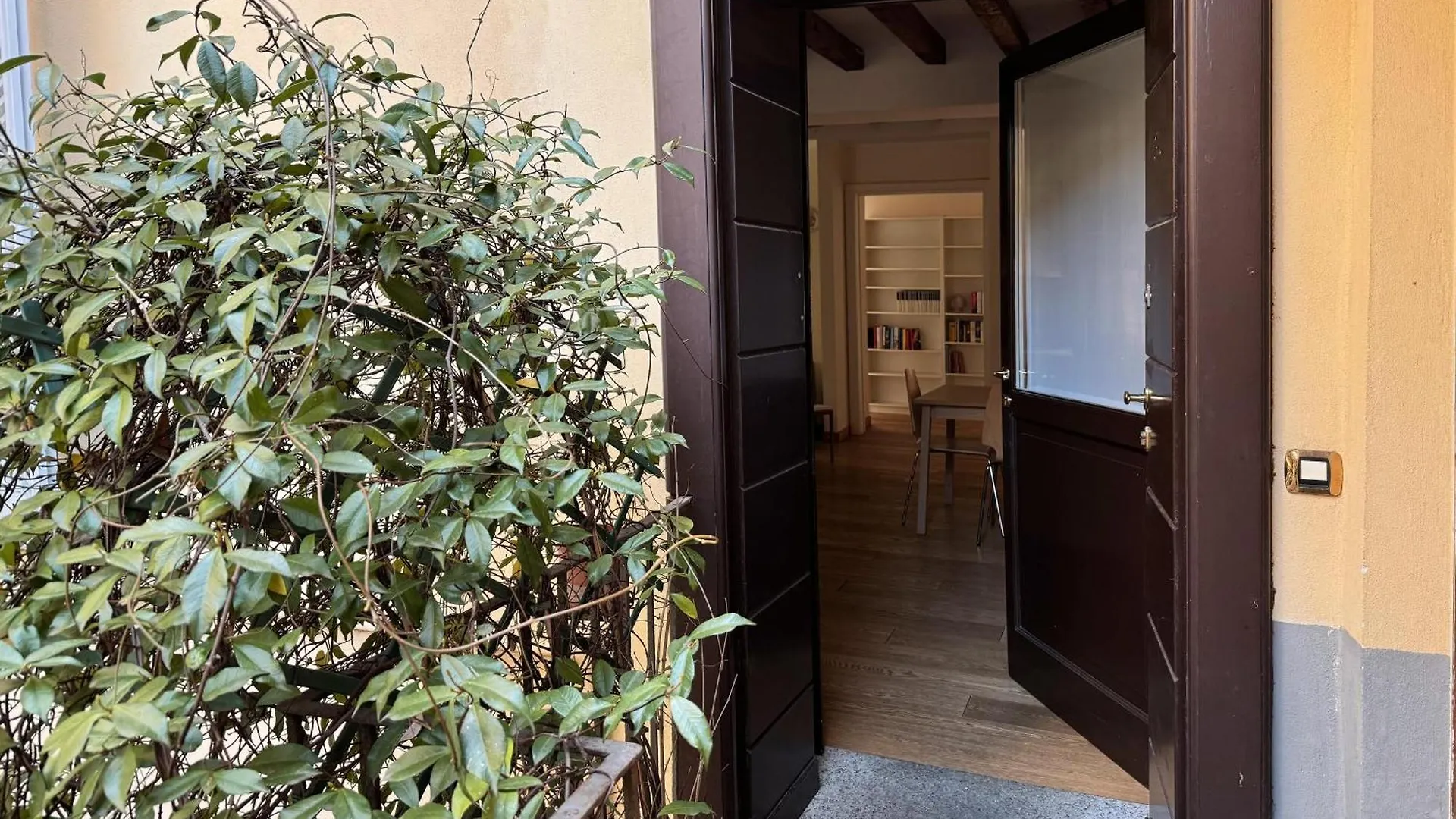 Joivy Cosy Ticinese Retreat 1-Bed Flat Near The Duomo Apartment Milan 0*,  Italy